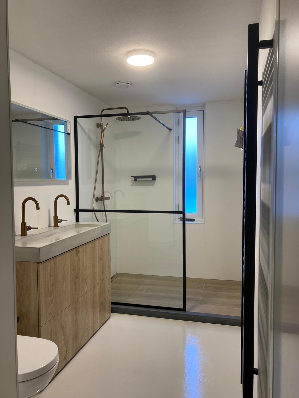 BRAUER Stripe hoge opbouw wastafelmengkraan met draaibare ronde uitloop model A chroom